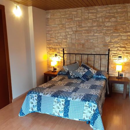 Hostal Del Senglar Espluga de Francolí Exteriör bild