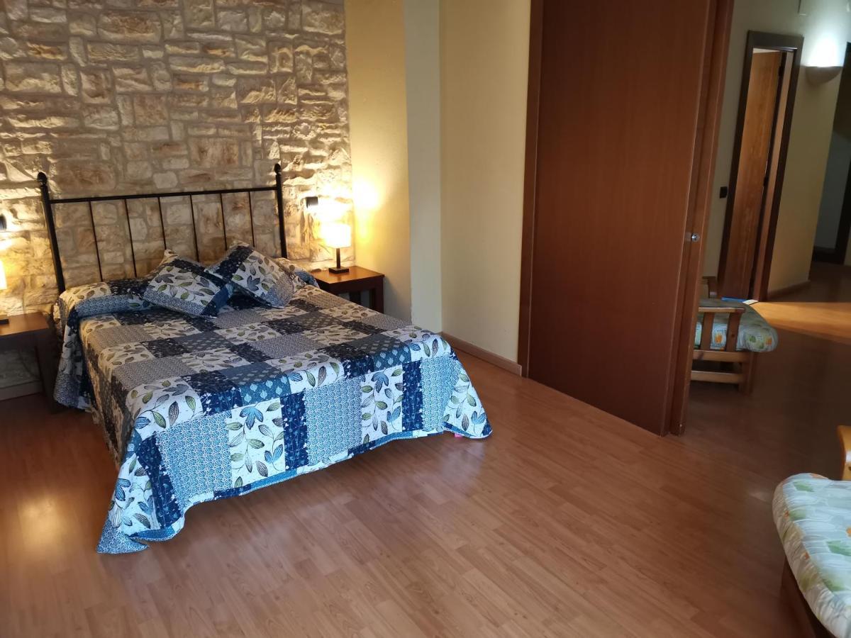 Hostal Del Senglar Espluga de Francolí Exteriör bild