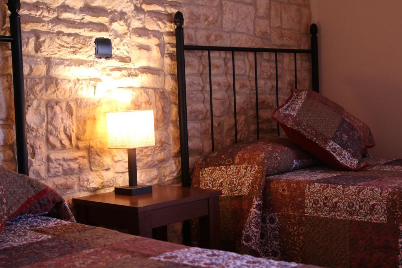 Hostal Del Senglar Espluga de Francolí Exteriör bild