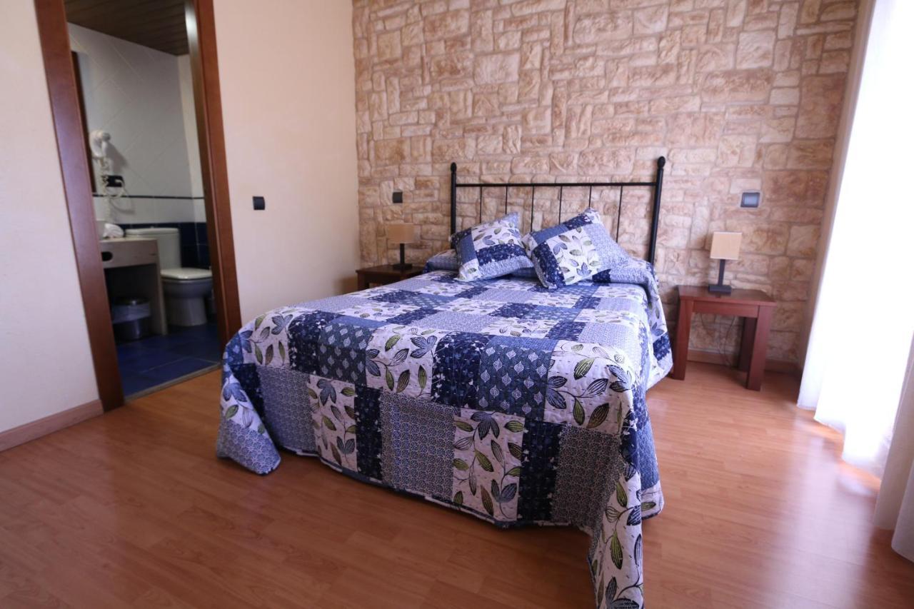 Hostal Del Senglar Espluga de Francolí Exteriör bild