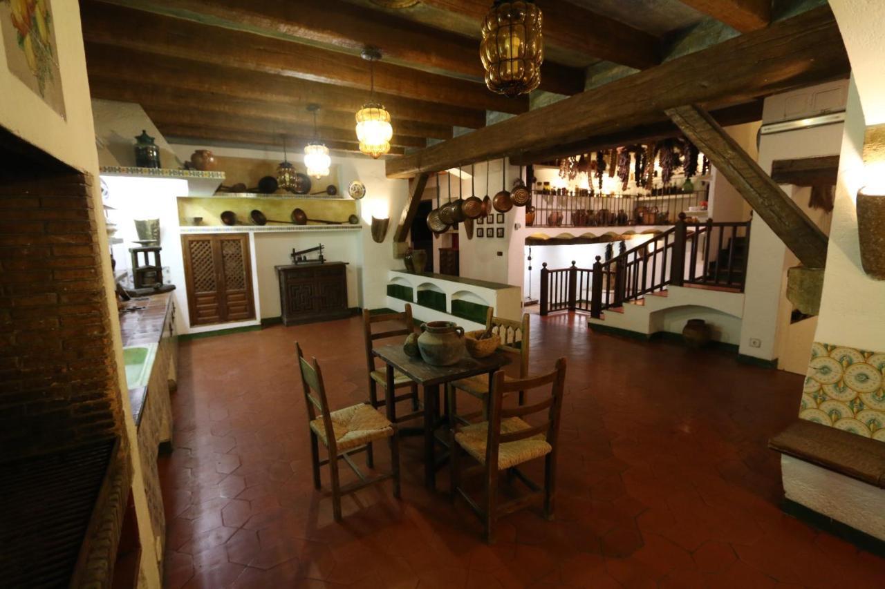 Hostal Del Senglar Espluga de Francolí Exteriör bild